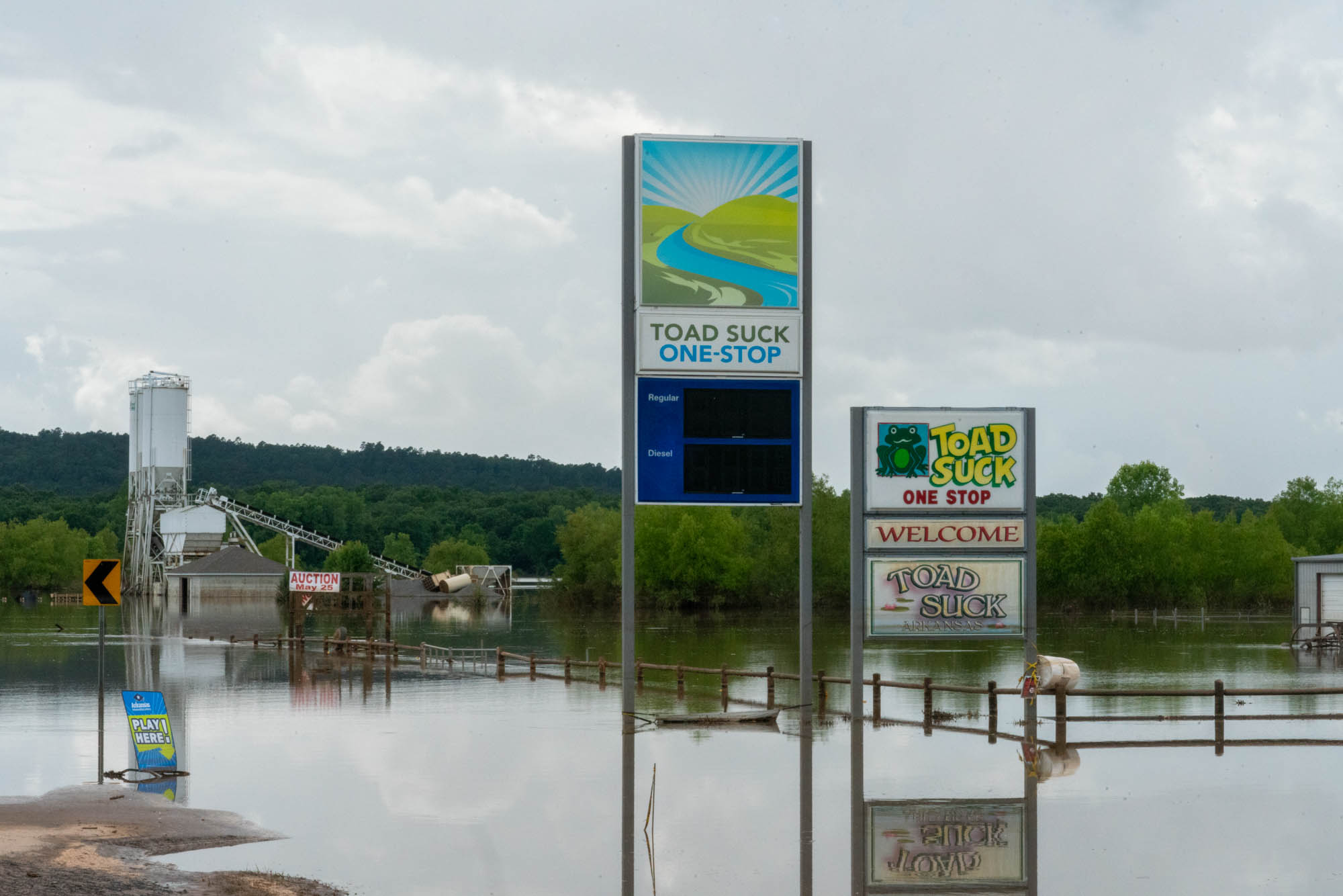 The Toad Suck One-Stop in Toad Suck, Arkansas, was inundated by  historic flooding on the Arkansas River this year. The One-Stop is the only store in the rural community of 288 people. (Jordan Laird/News21)